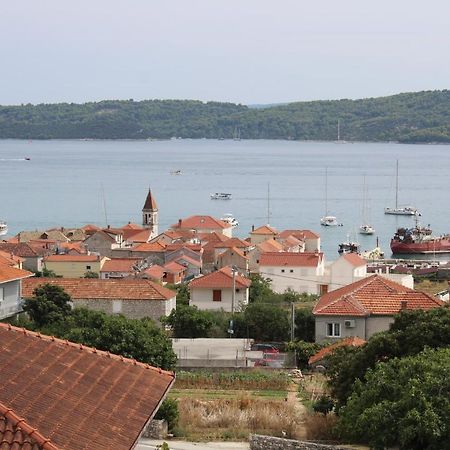 Lux Apartman S Pogledom Na More Trogir Exterior photo